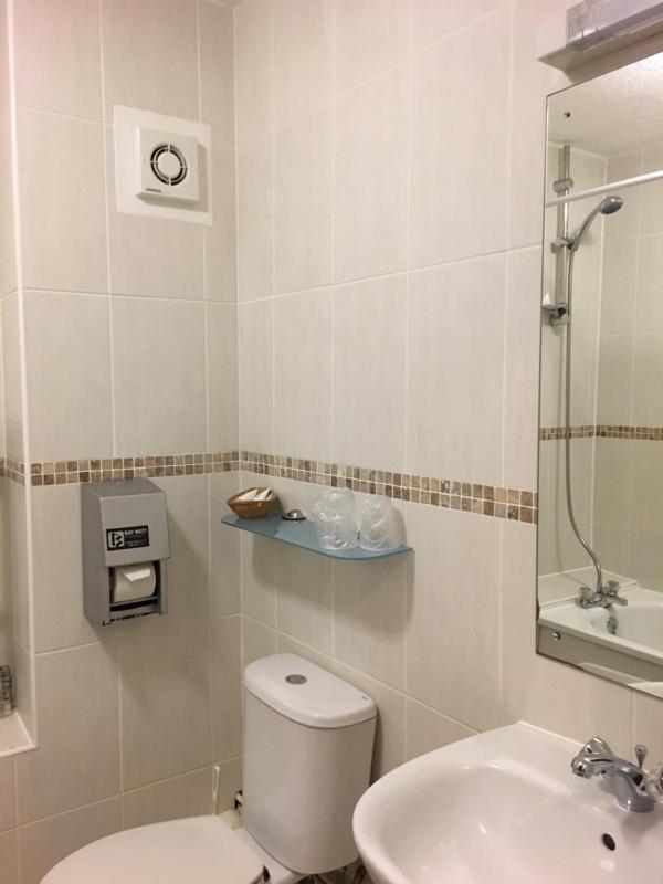 Standard Double Room image 3