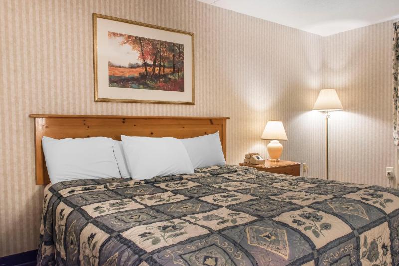 King Room - Non-Smoking image 2