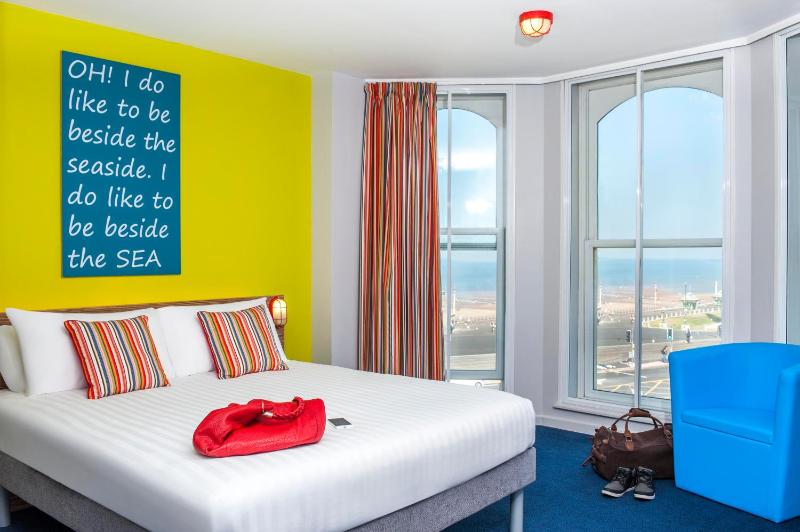 Superior Double Room image 3