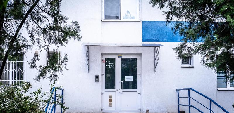 One-Bedroom Apartment image 2