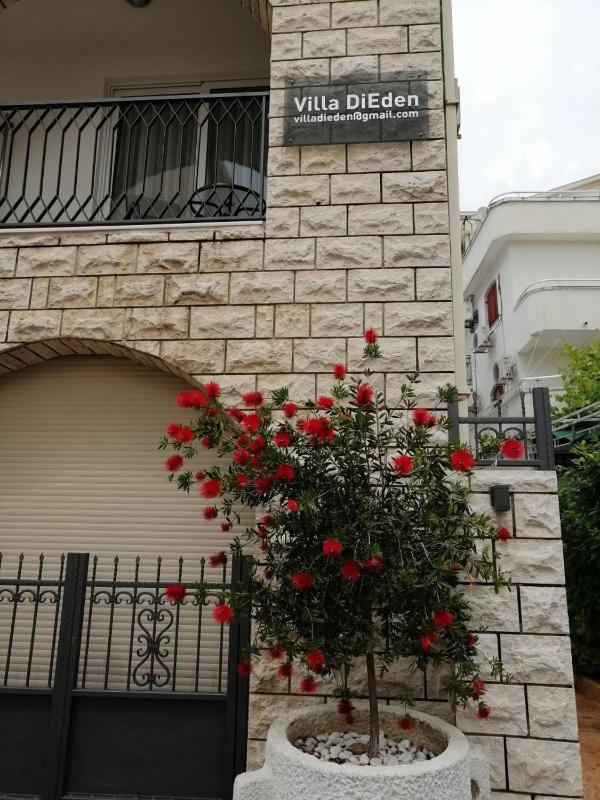 One-Bedroom Apartment with Terrace image 3