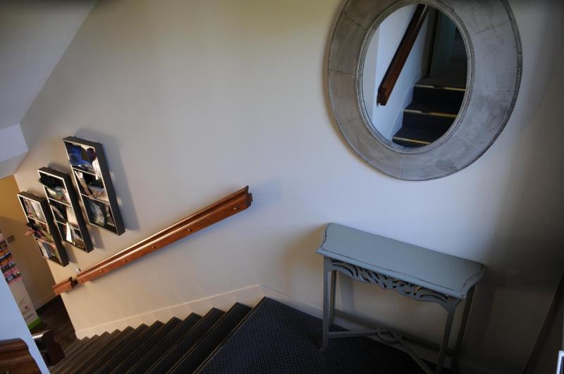 Classic Twin Room image 2