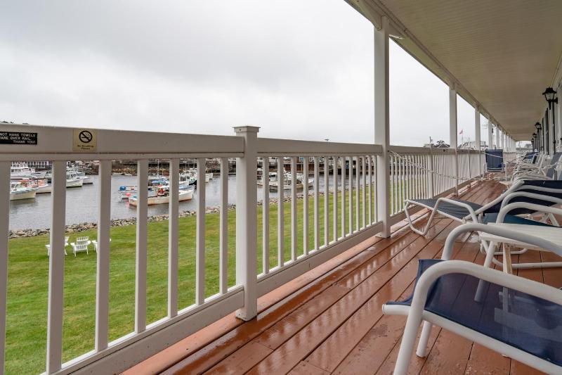 Double Room with Sea View image 2