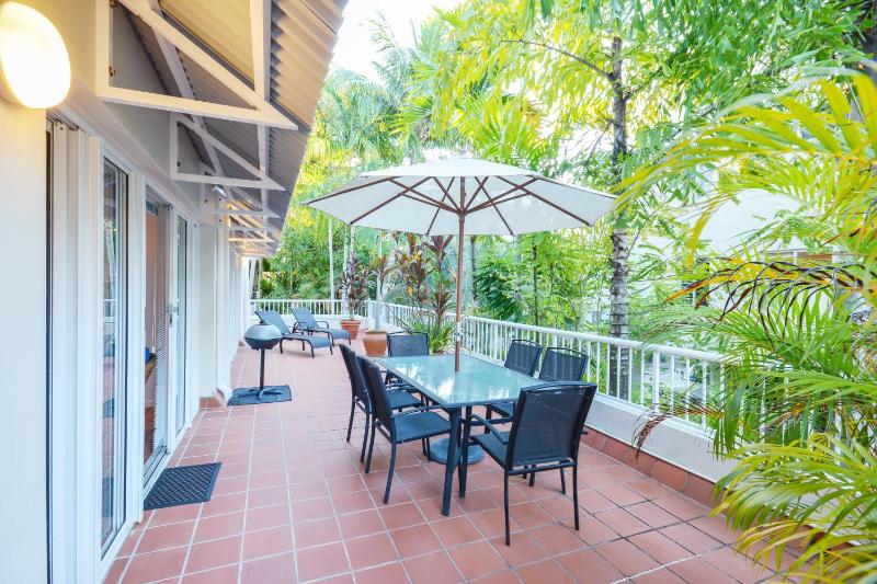 Balboa Apartments - image 43