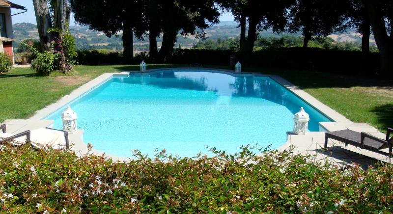 Double Room with Terrace image 3