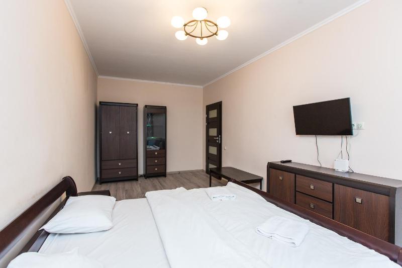 Trendy Apartment - image 8