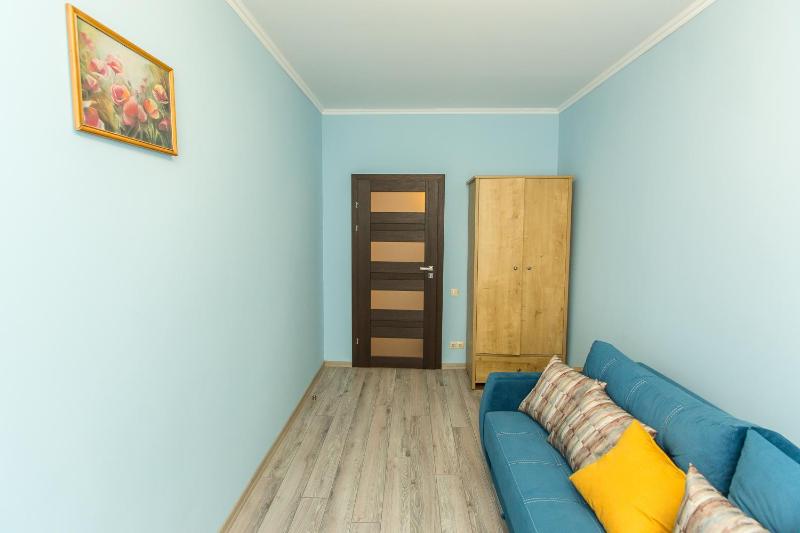 Trendy Apartment - image 9
