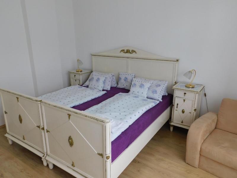 Standard Double Room image 2