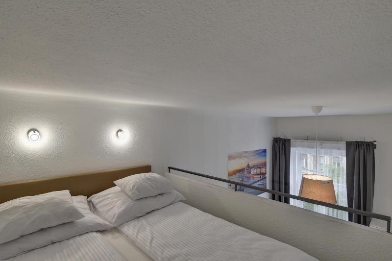 Heart of Downtown Apartment - image 7