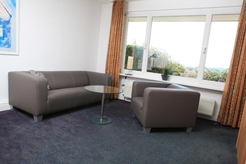 Twin Room with Terrace image 3