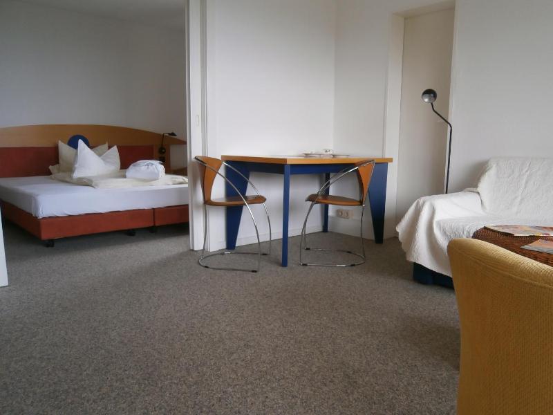 Twin Room with Terrace image 2