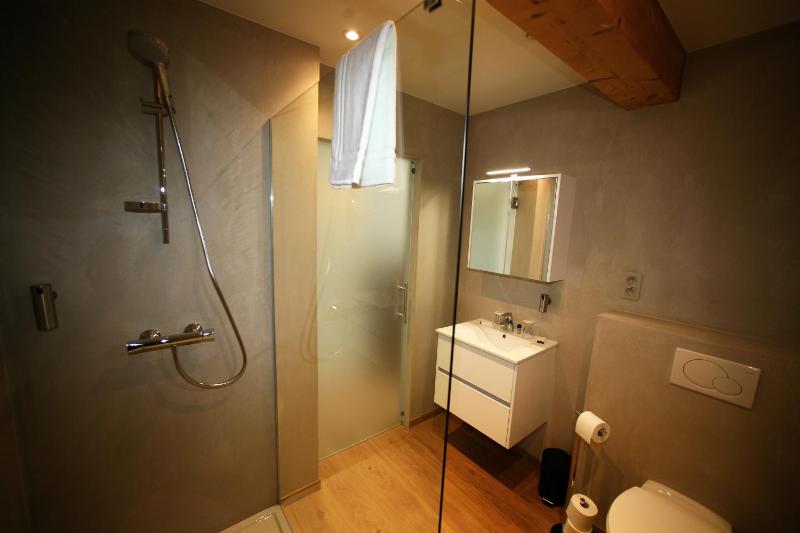 Deluxe Double or Twin Room with River View image 3