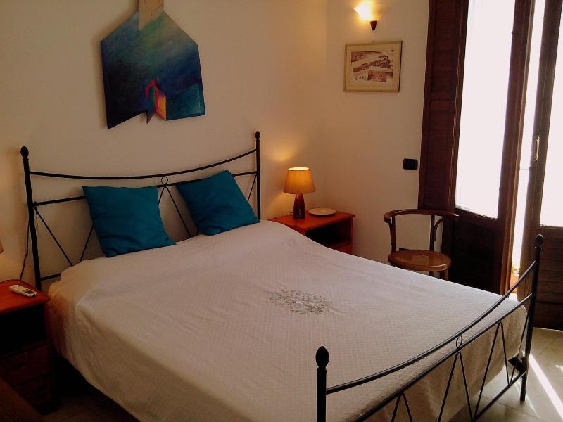 Two-Bedroom Apartment - Split Level image 3