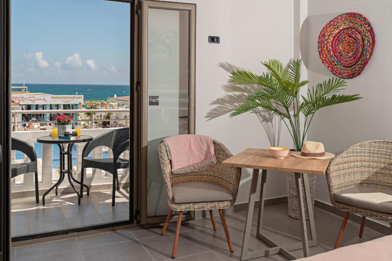 Deluxe Studio with Sea View image 1