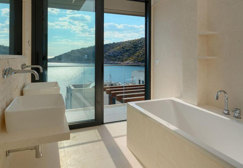 Hideaway Villa am Meer - image 47