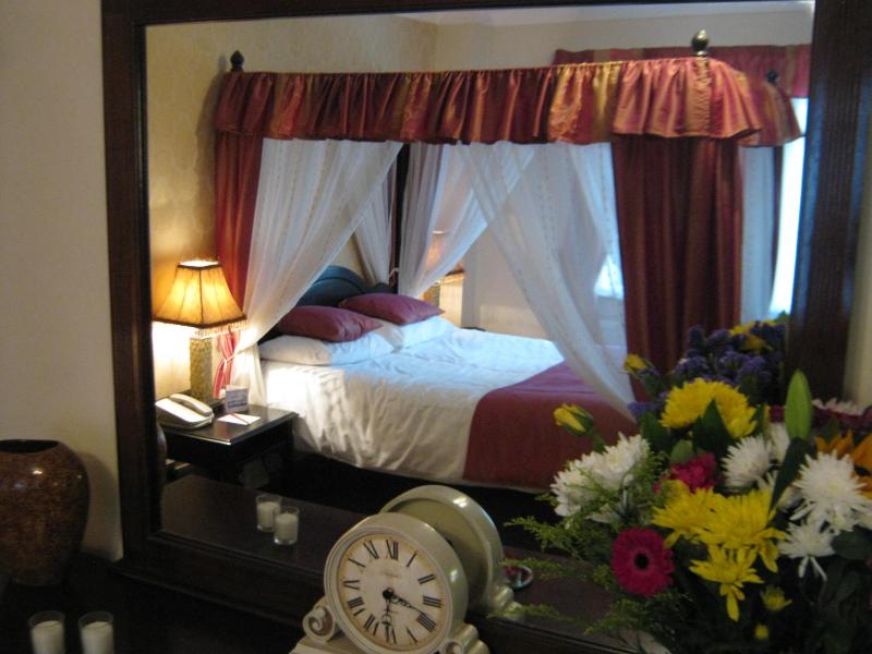 Suite with Double Bed image 4