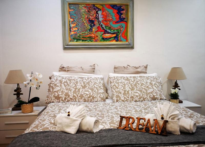 Standard Queen Room image 4