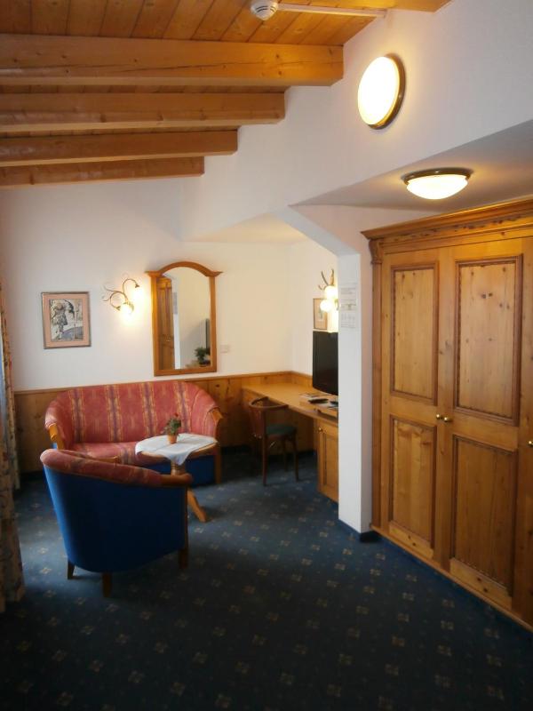 Deluxe Double Room max. 3 Pax image 3