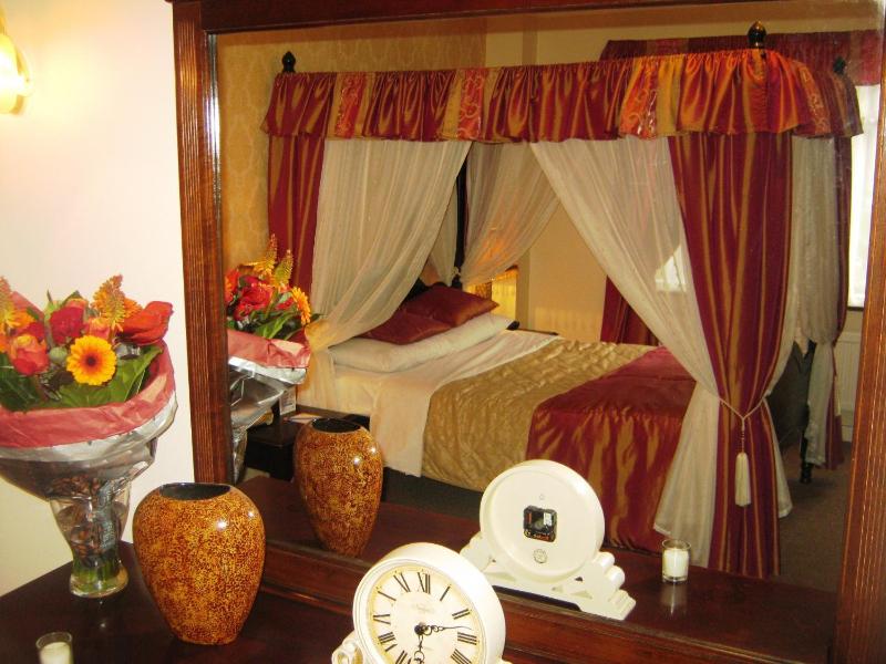 Suite with Double Bed image 3