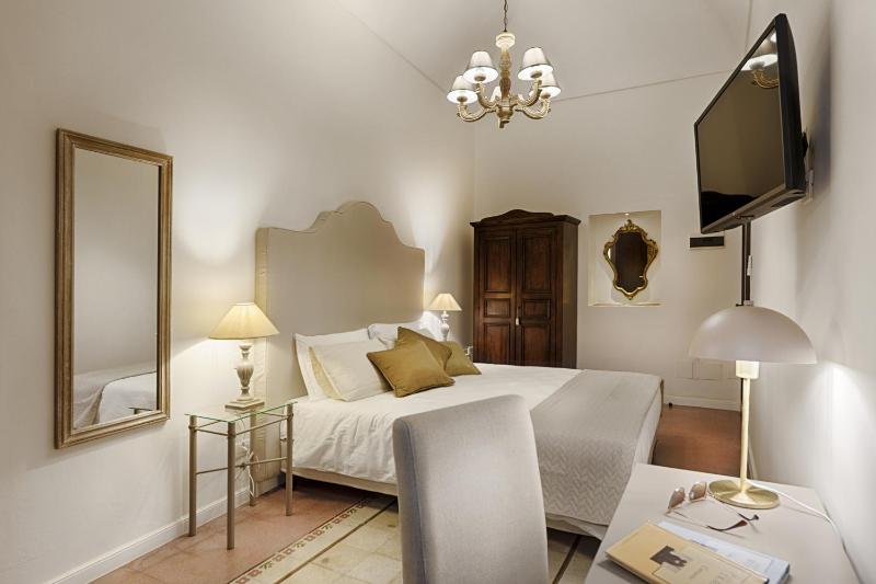 Standard Double Room image 1