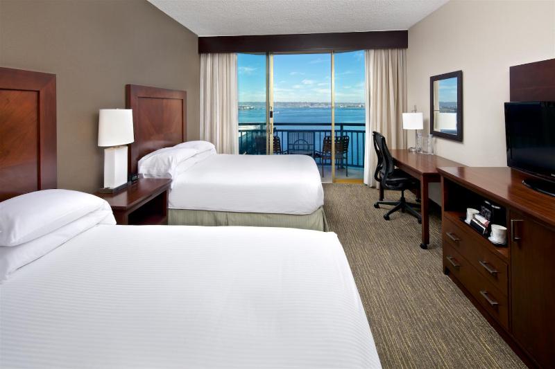 2 Double Beds, Premium Room, Bay View, Non-Smoking image 3
