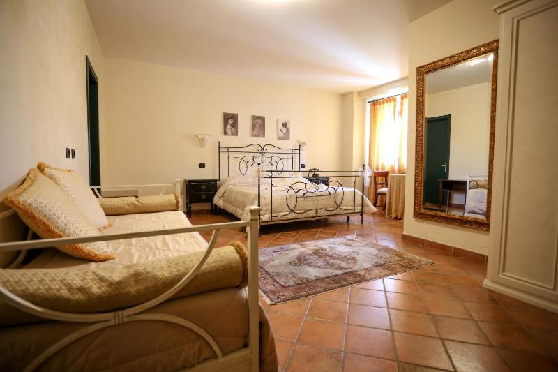Double Room image 2