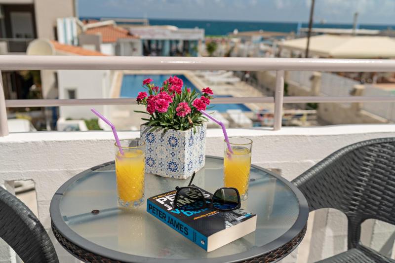 Deluxe Studio with Sea View image 3