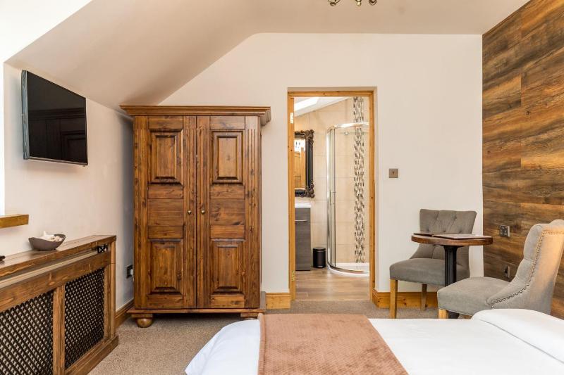 Deluxe Double Room image 2