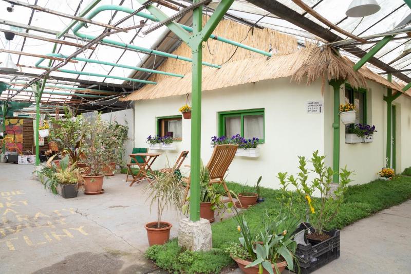 Rastlinky.sk Greenhouse Guestrooms - image 1