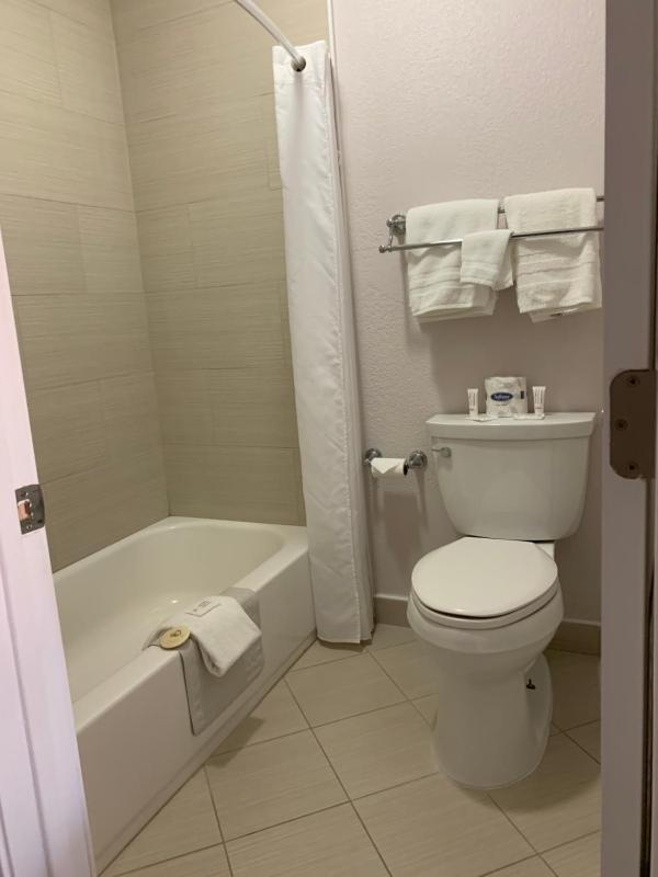 King Room image 4