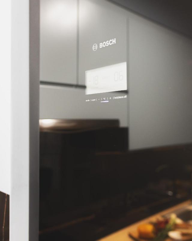 One-Bedroom Apartment - 19 Wagonowa Street image 2