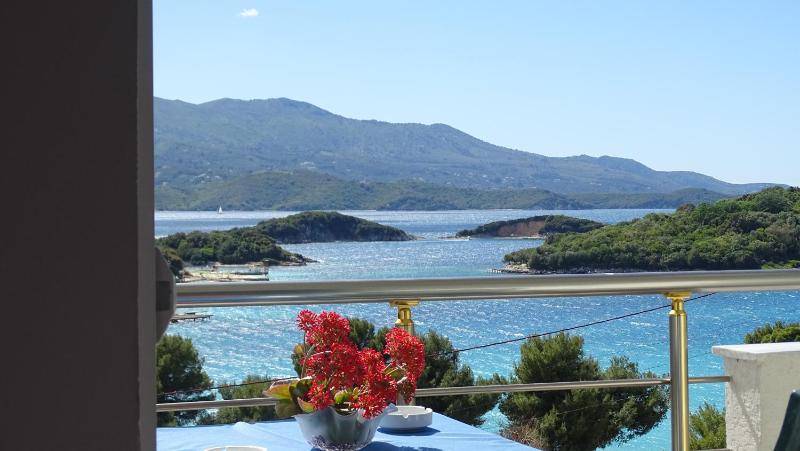 Deluxe Double Room with Balcony and Sea View image 1