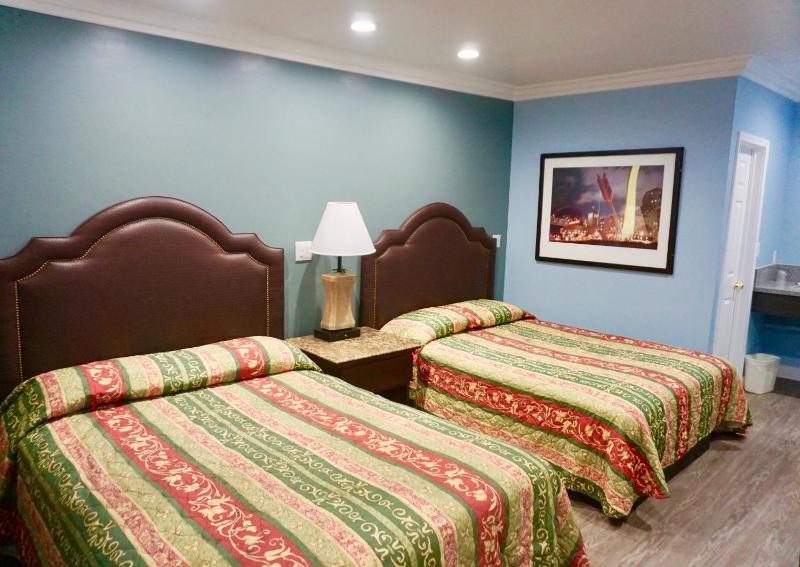 Deluxe Double Room image 2