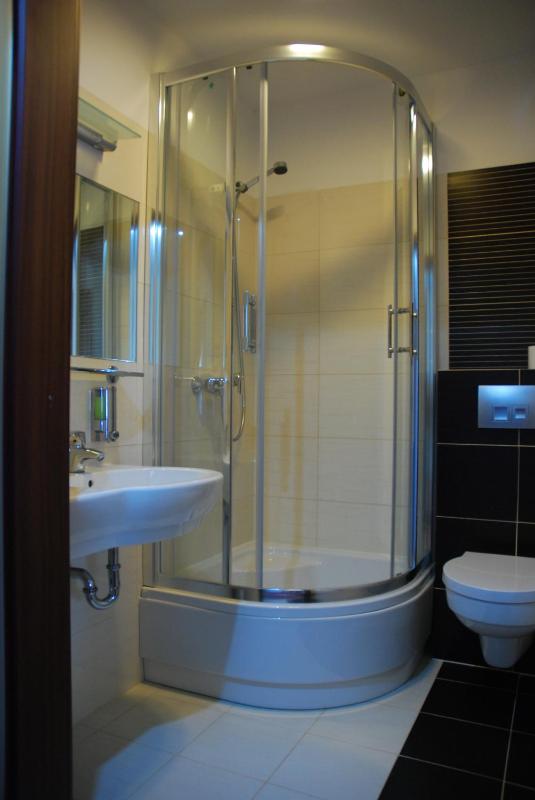 Twin Room image 2