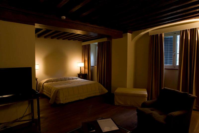 Triple Room image 2