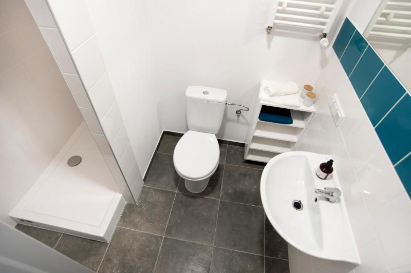Quadruple Room with Private Bathroom image 4