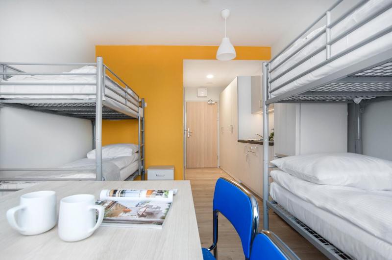 Quadruple Room with Private Bathroom image 3