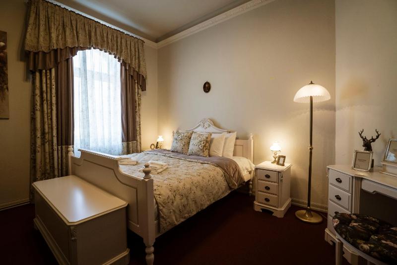 Roze Villa - image 20