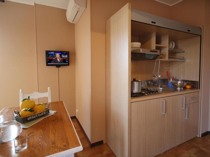 One-Bedroom Apartment (5 Adults) image 3