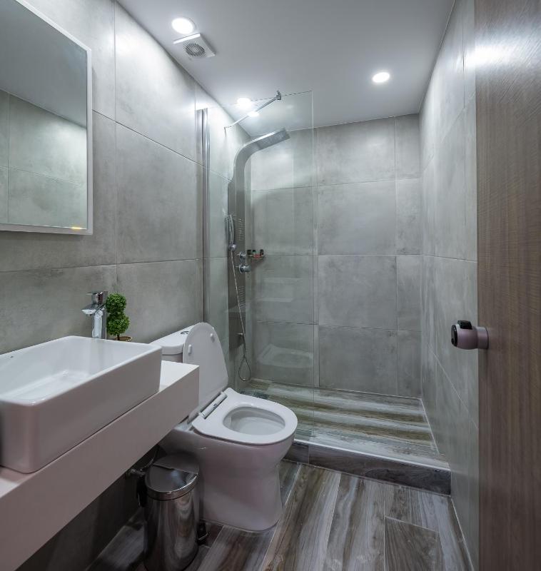 Deluxe Family Suite with Front Sea View image 3