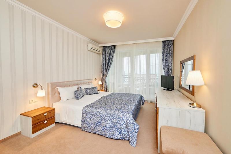 Standard Double Room with Garden View image 1