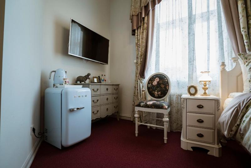 Single Room image 4