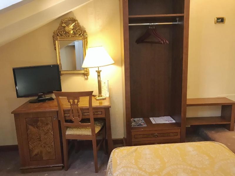 Economy Single Room image 4