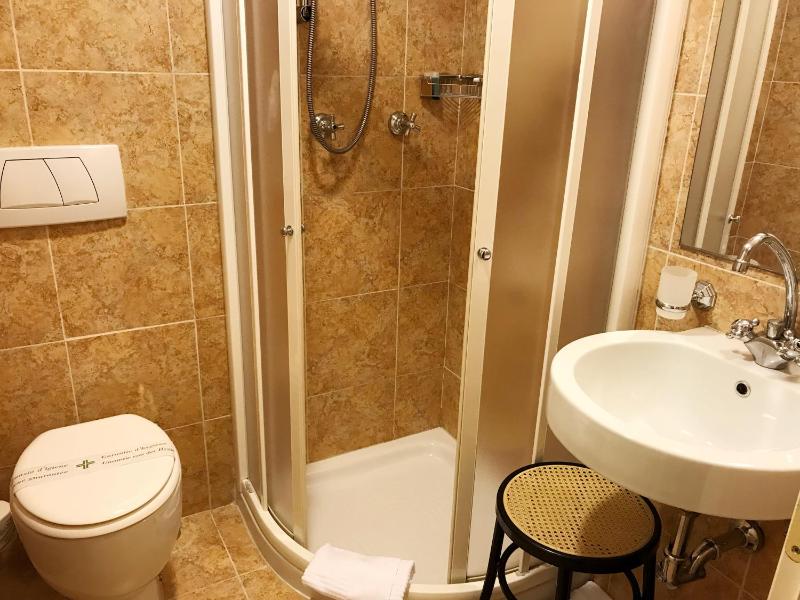 Economy Single Room image 2