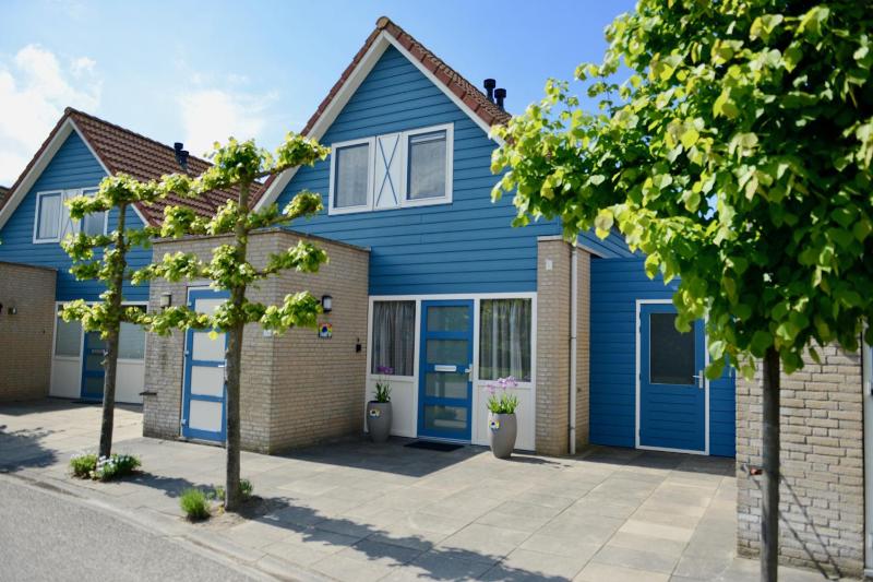 Three-Bedroom House image 1