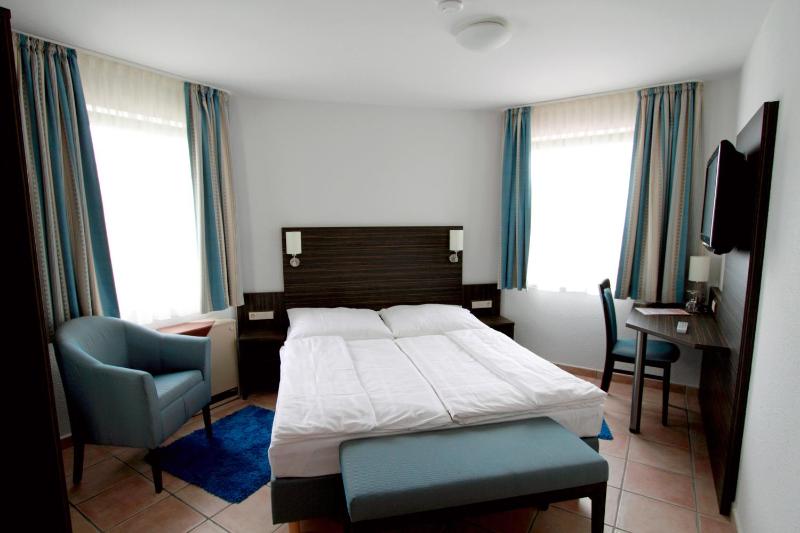 Double Room image 1