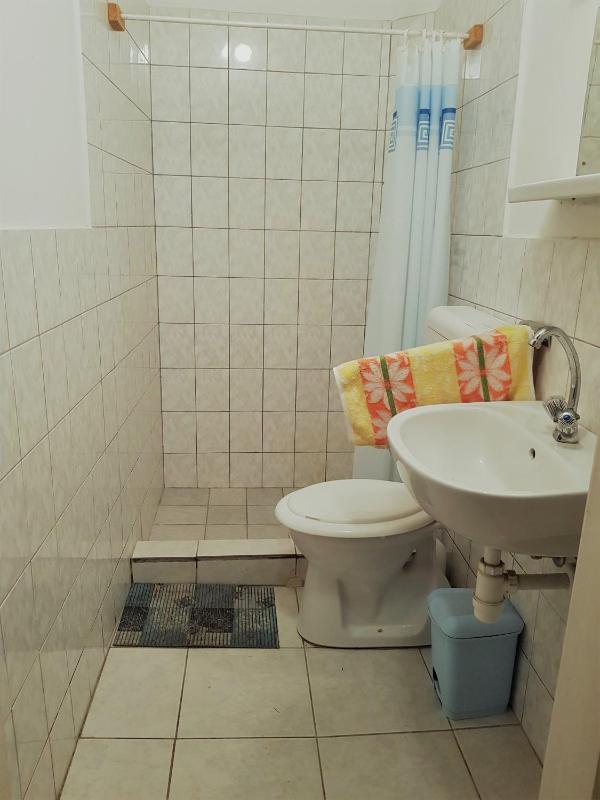 Triple Room with Bathroom image 2