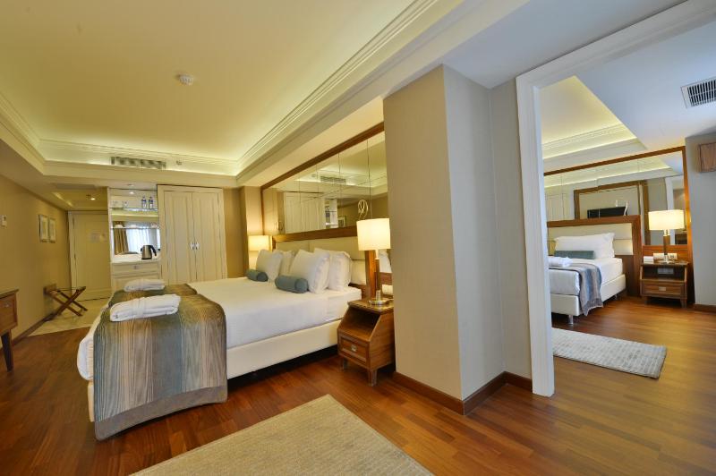 Family Room with Shared Bathroom image 1