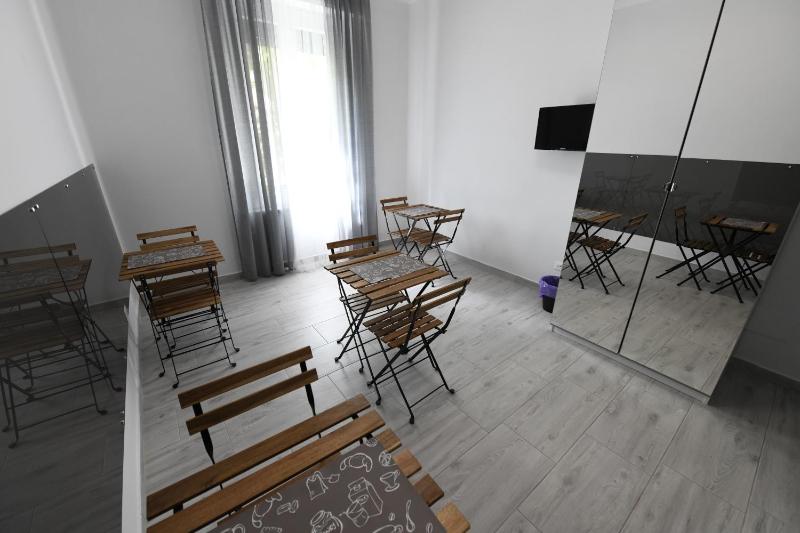 Standard Single Room image 3