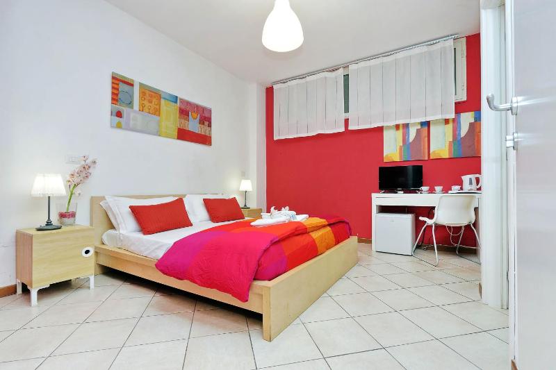 Economy Double Room image 3